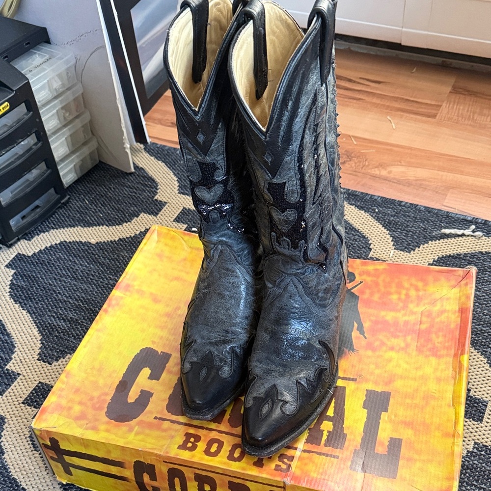 Corral Black Leather Cowboy Boots with a sequin design